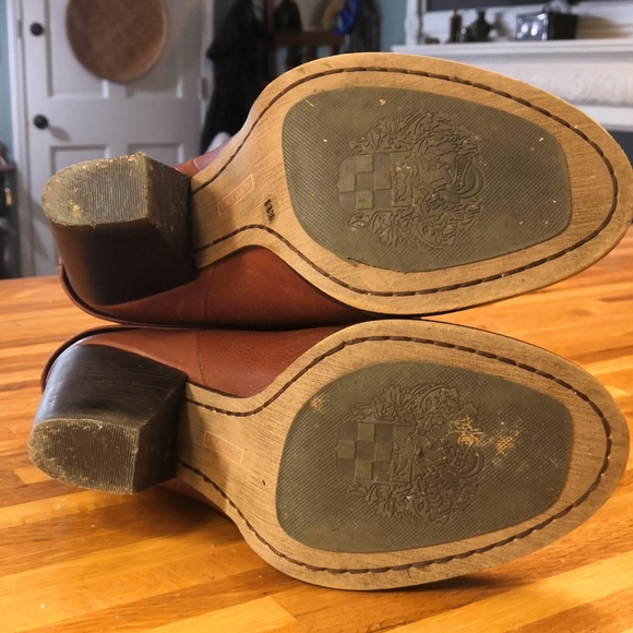 Vince Camuto VP Brass Leather Booties 8.5B - Picture 6 of 7